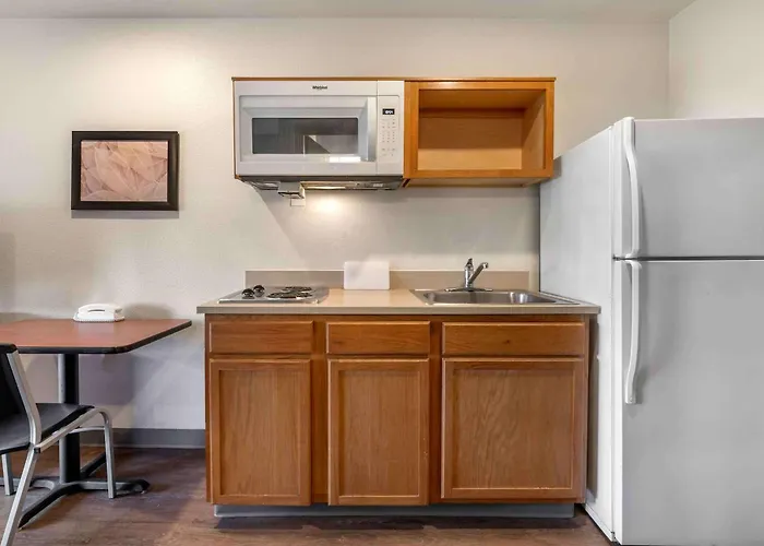 Extended Stay America Select Suites - Indianapolis - West